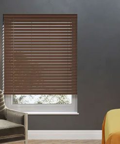 Rèm sáo gỗ dọc khách Modero Basswood